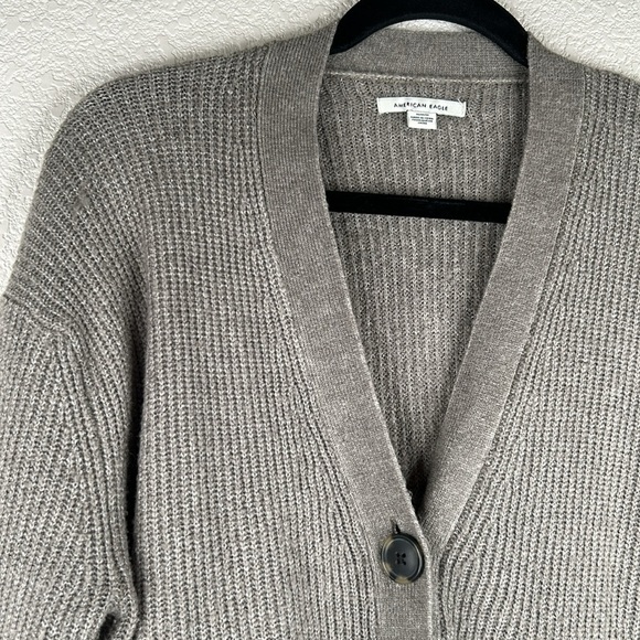 American Eagle Green Knit V-Neck Button Down Long Sleeve Cardigan Size Medium - Picture 2 of 6